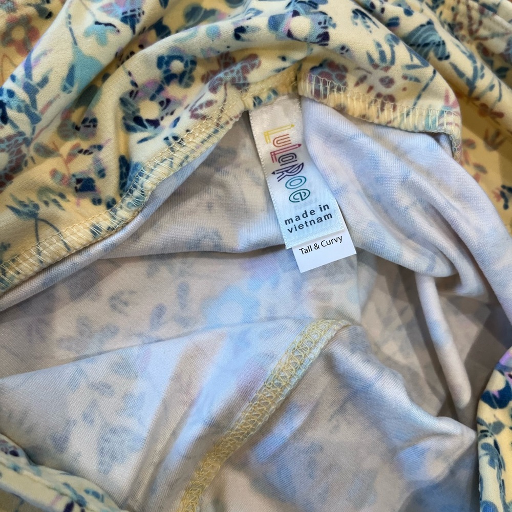 LuLaRoe Leggings - Butter Yellow - Size TC - Picture 4 of 4